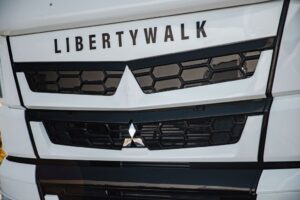 ②フロントグリルマスク