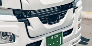 ②フロントグリルマスク