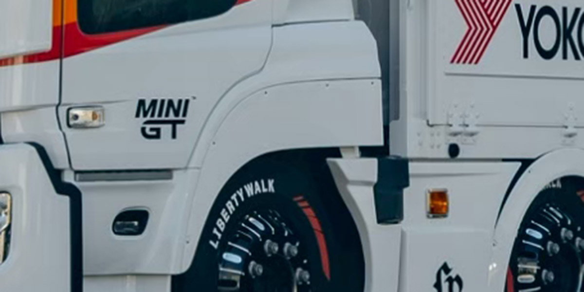 ④キャブワイドフェンダー左右，4軸 / CARGO